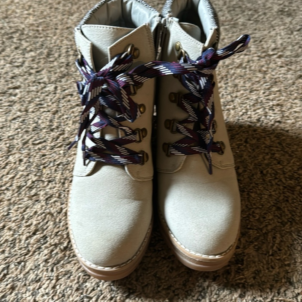 Heeled booties